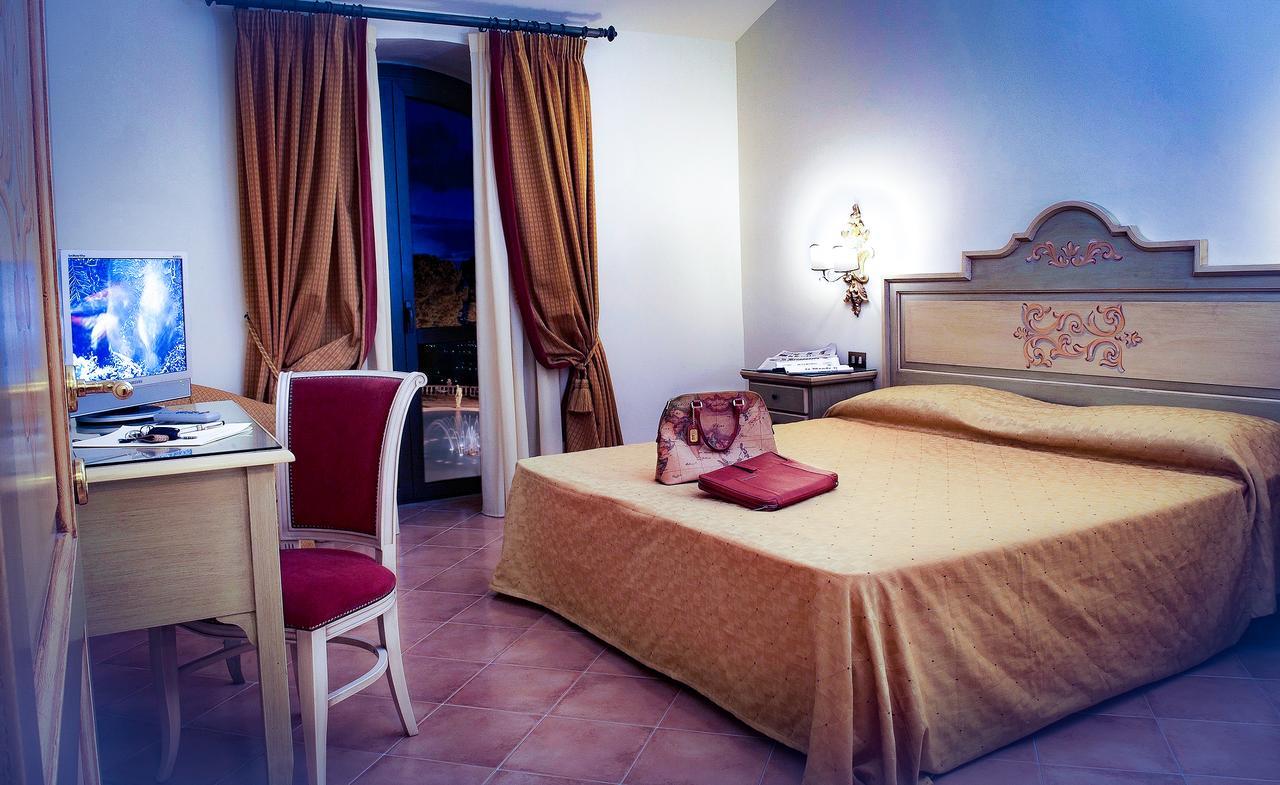 Grand Hotel Helio Cabala Marino Buitenkant foto