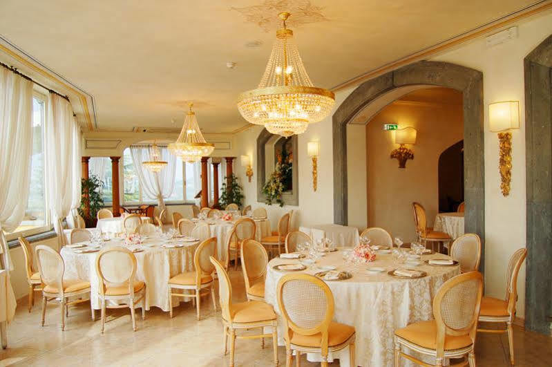 Grand Hotel Helio Cabala Marino Buitenkant foto